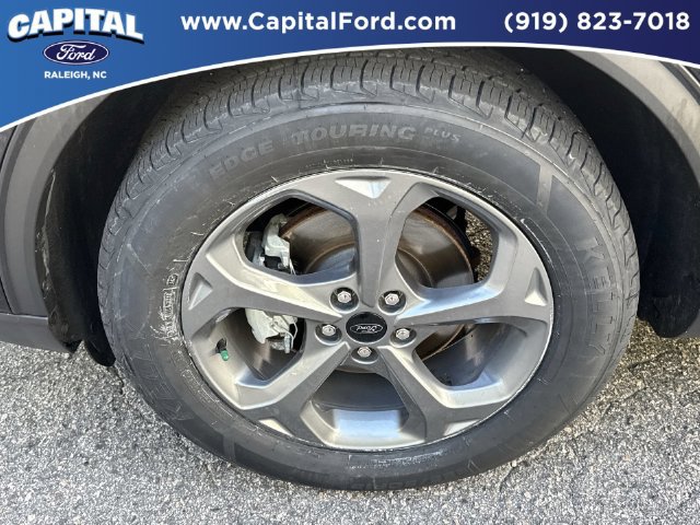 Certified 2025 Ford Escape ST-Line Select AWD/4WD image 13
