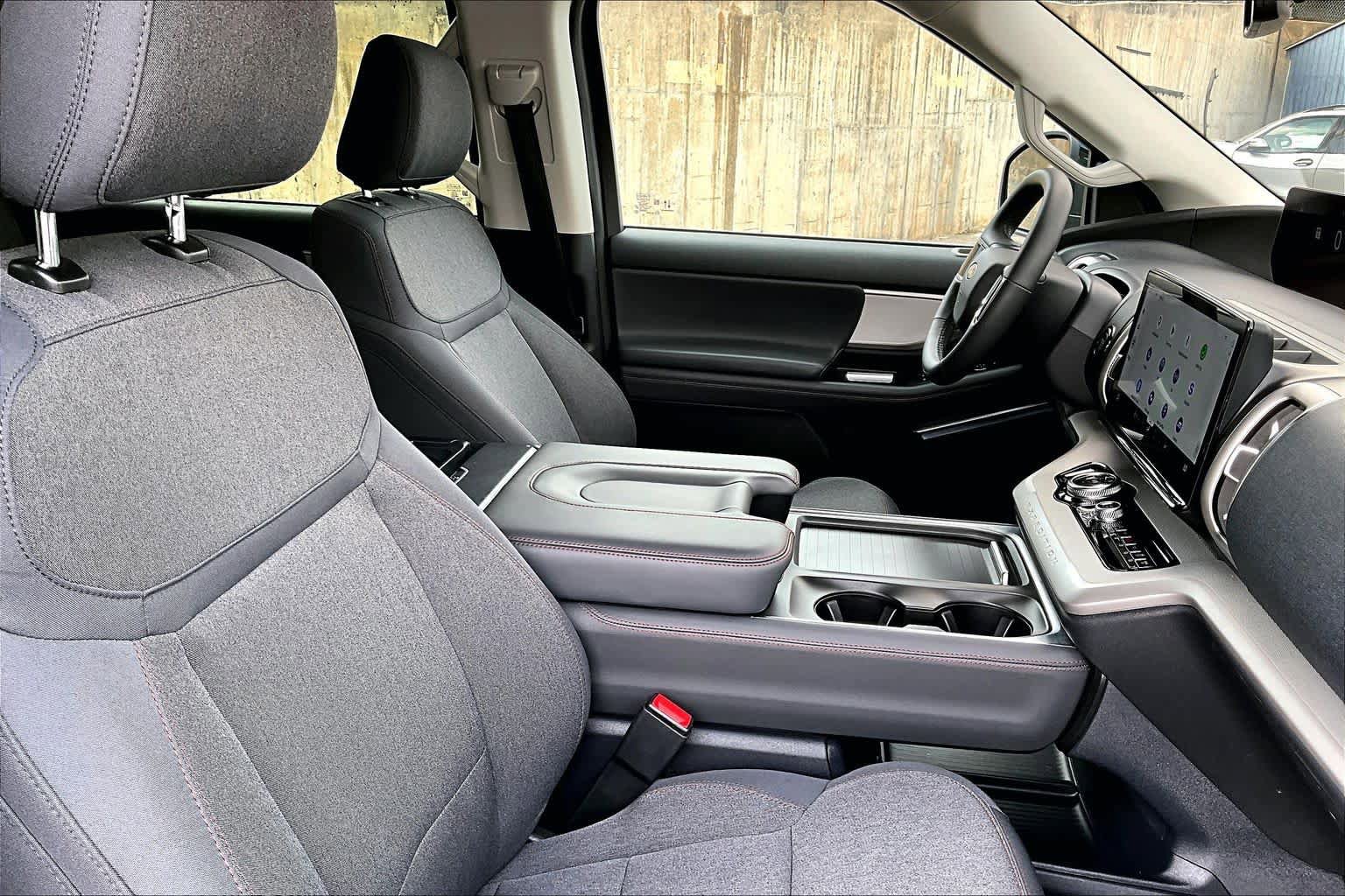 Certified 2025 Ford Expedition Active RWD image 9
