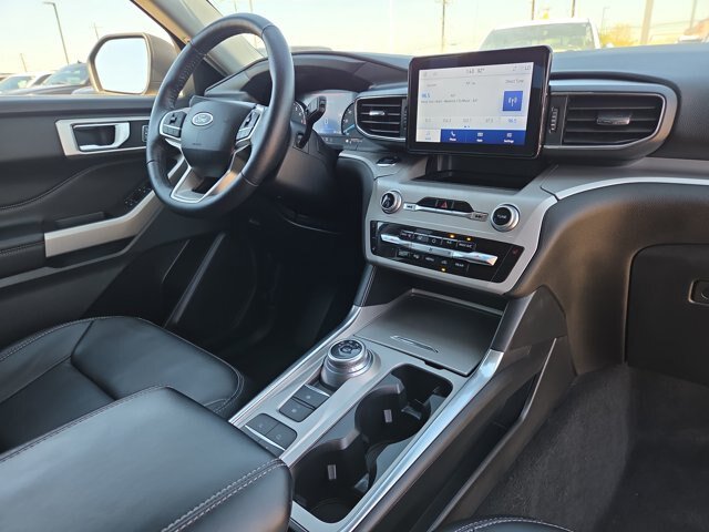 Certified 2023 Ford Explorer XLT w/ Equipment Group 202A RWD image 17