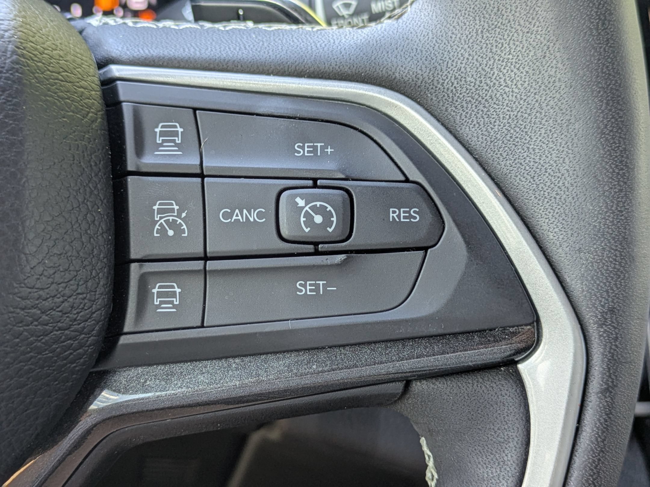 Used 2023 Jeep Grand Cherokee L Laredo AWD/4WD image 17