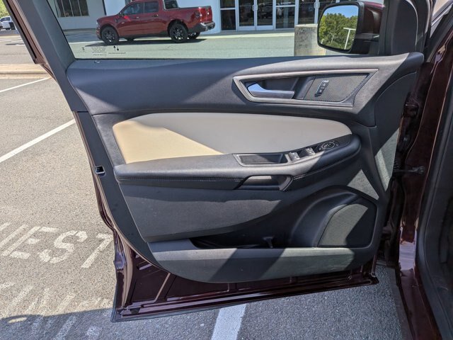 Certified 2023 Ford Edge SEL w/ Convenience Package AWD/4WD image 12