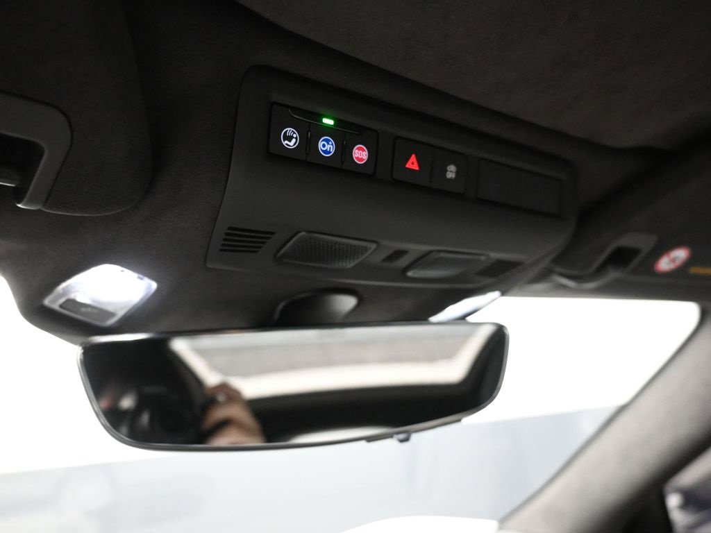 Used 2023 Chevrolet Corvette Stingray Premium Conv w/ Z51 Performance Package image 7