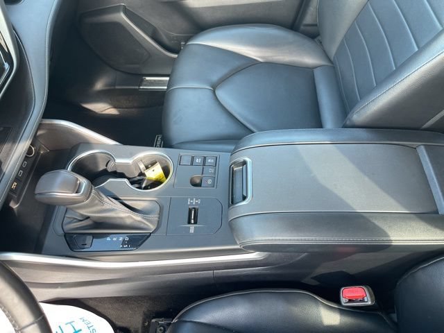 Used 2023 Toyota Highlander XLE FWD image 31