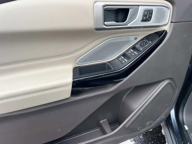 Certified 2024 Ford Explorer Platinum w/ Technology Package image 19