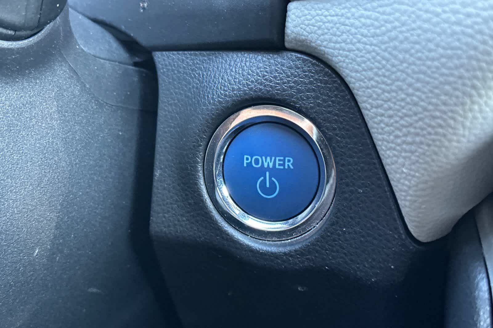 Used 2021 Toyota RAV4 XLE w/ Convenience Package AWD/4WD image 23