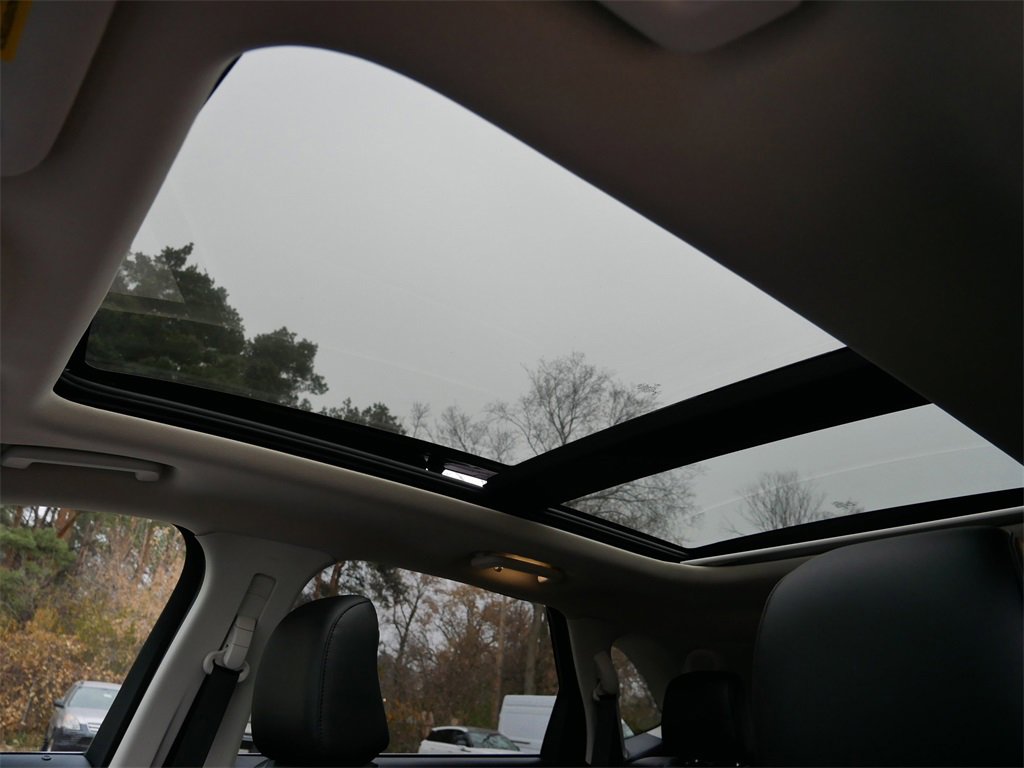 Certified 2022 Ford Edge Titanium w/ Class II Trailer Tow Package image 25