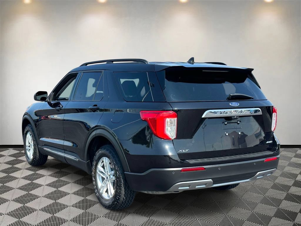 Certified 2022 Ford Explorer XLT w/ Equipment Group 202A AWD/4WD image 5