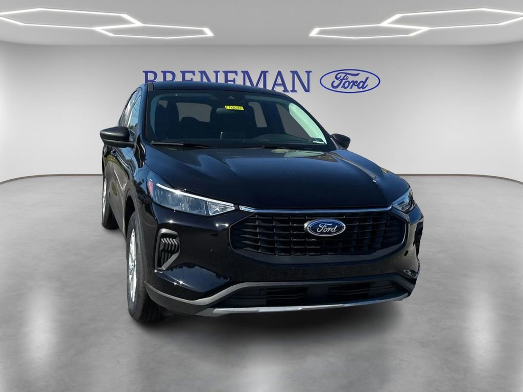 Certified 2025 Ford Escape Active w/ Cold Weather Package image 10