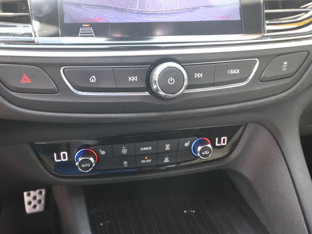 Used 2020 Buick Regal Avenir w/ Driver Confidence Package II FWD image 21