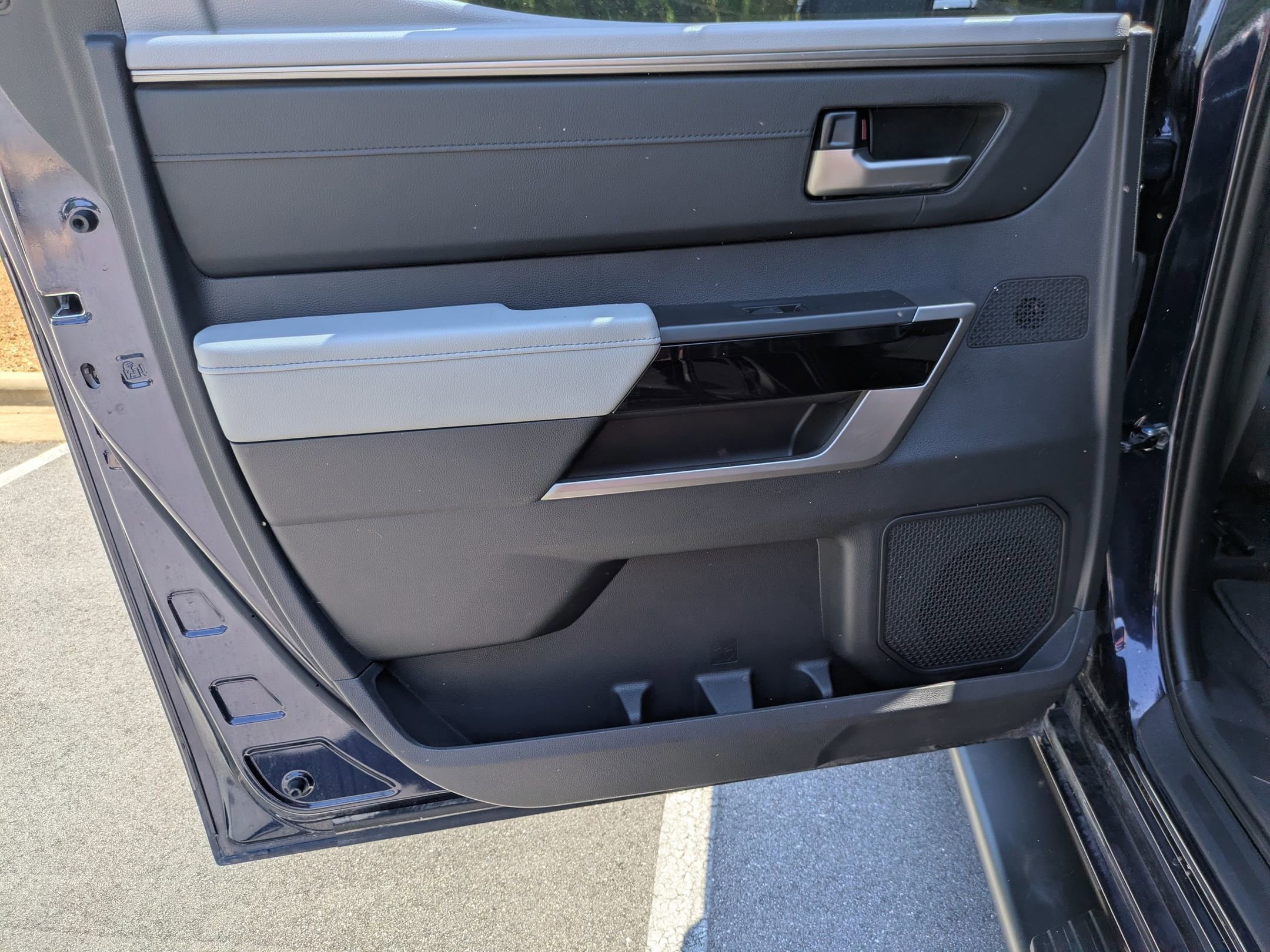 Used 2024 Toyota Tundra Limited w/ TRD Off-Road Package AWD/4WD image 27