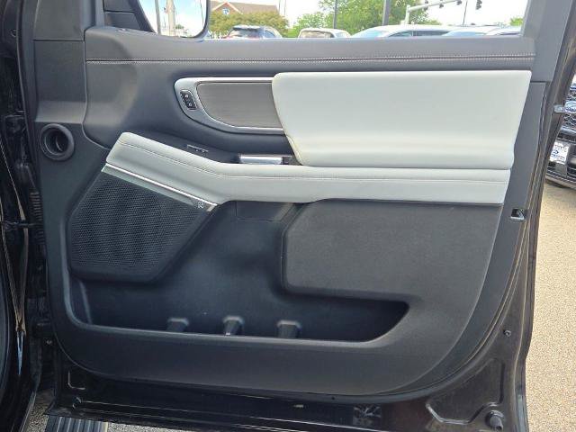 Certified 2025 Ford Expedition Platinum AWD/4WD image 8