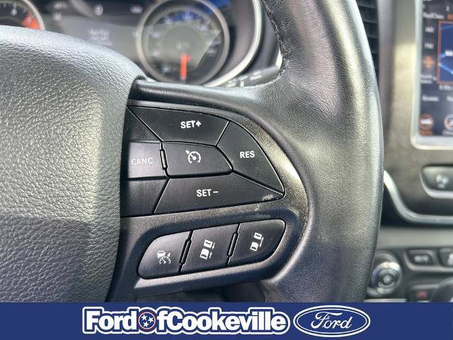 Used 2019 Jeep Cherokee Trailhawk AWD/4WD image 33