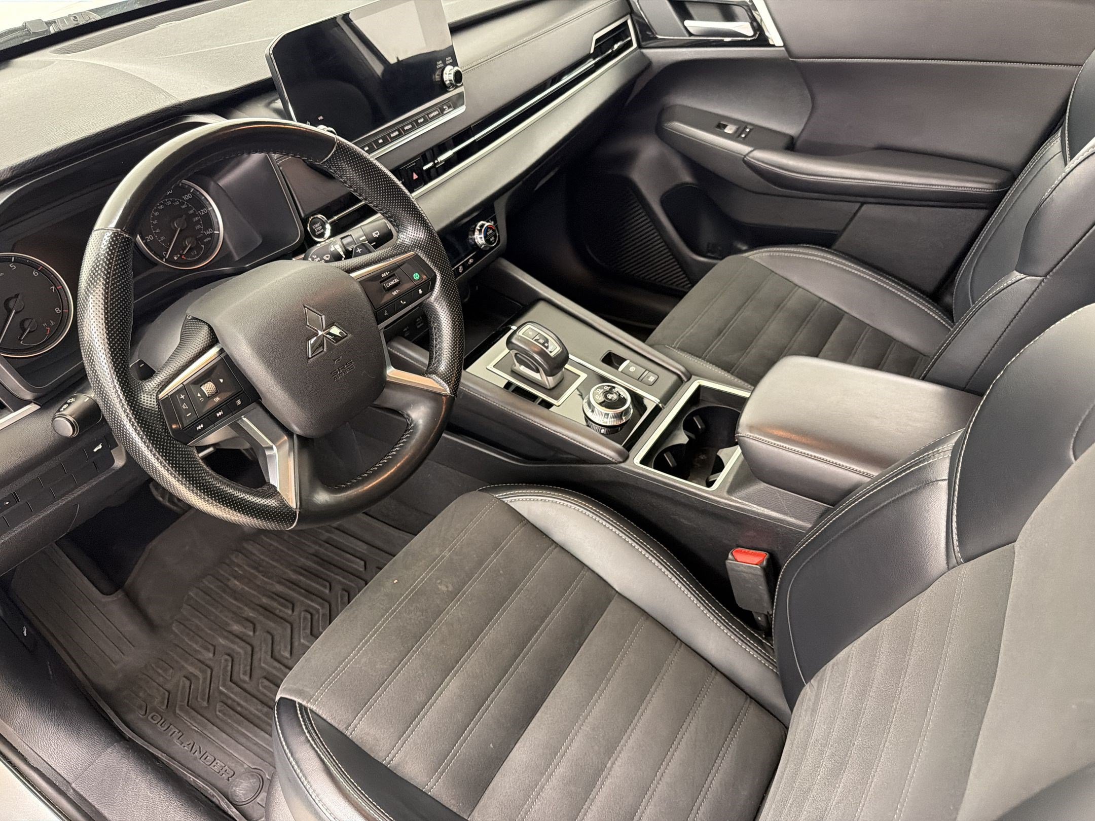 Used 2024 Mitsubishi Outlander SE FWD image 4