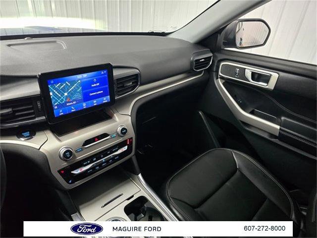 Certified 2022 Ford Explorer XLT w/ Equipment Group 202A image 33