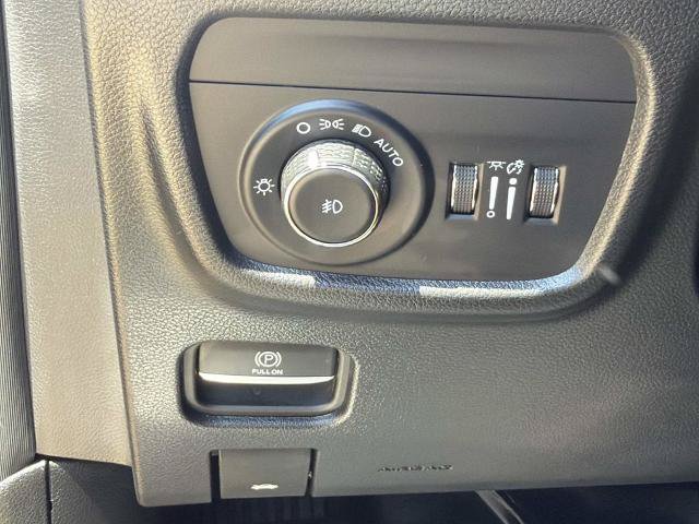 Used 2025 Jeep Grand Cherokee L Summit AWD/4WD image 23