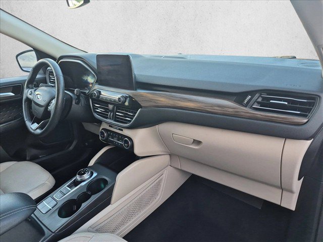 Certified 2020 Ford Escape Titanium w/ Titanium Premium Package 2.0 AWD/4WD image 22