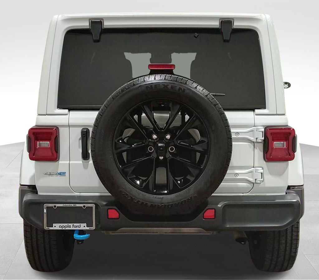 Used 2024 Jeep Wrangler Unlimited Sahara w/ Technology Group AWD/4WD image 5
