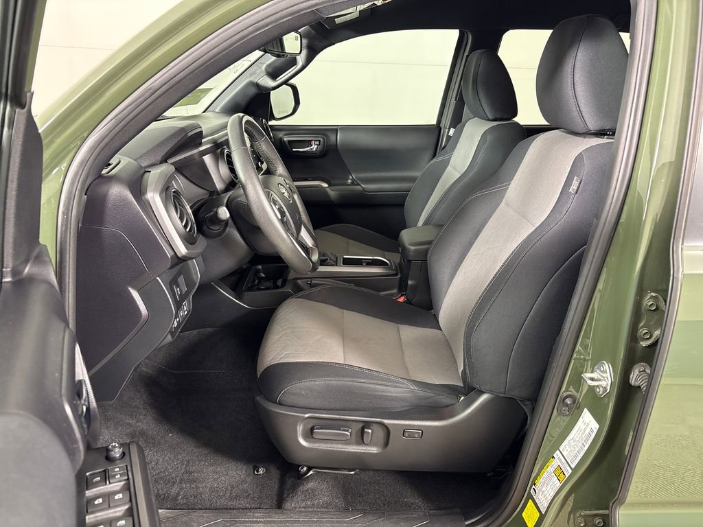 Used 2021 Toyota Tacoma TRD Sport w/ Technology Package AWD/4WD image 29