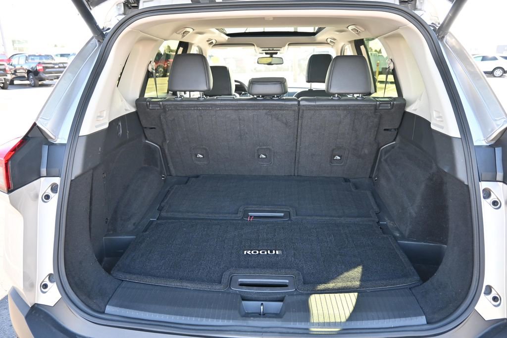 Used 2023 Nissan Rogue SL image 12
