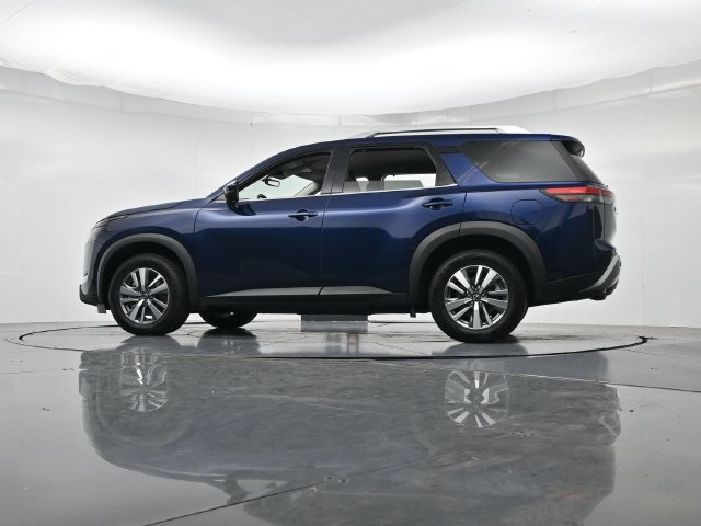 Used 2025 Nissan Pathfinder SL FWD image 40