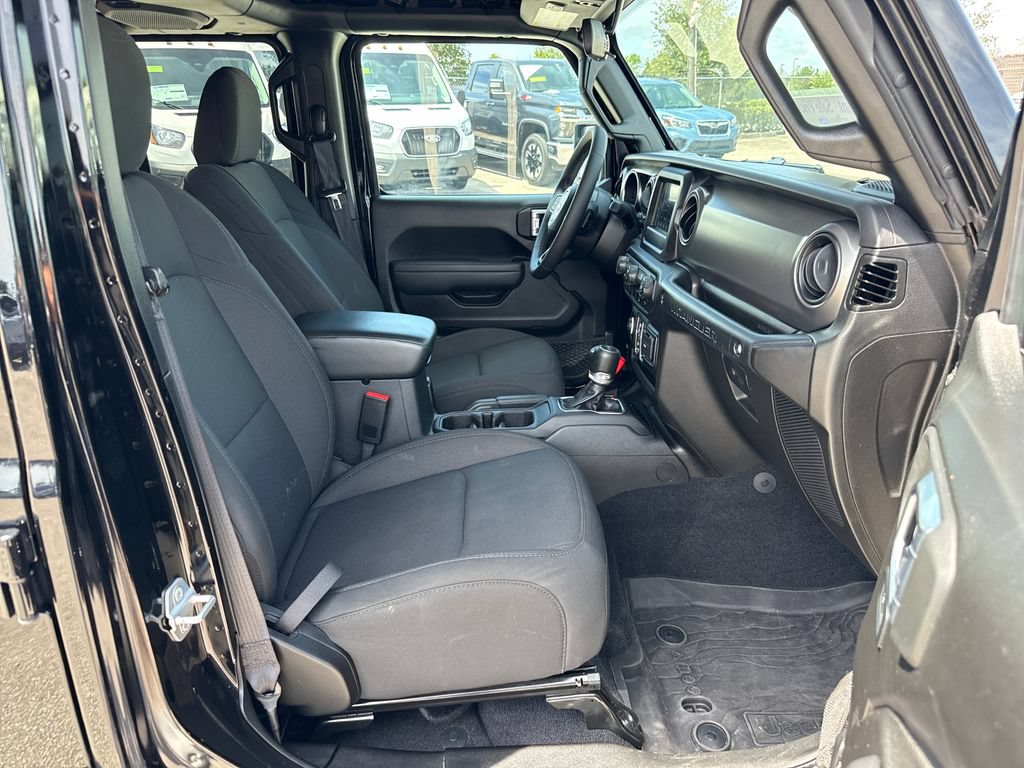 Used 2023 Jeep Wrangler Unlimited Sport AWD/4WD image 23