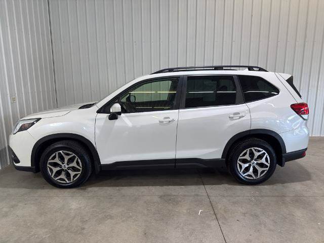Used 2022 Subaru Forester Premium AWD/4WD image 6