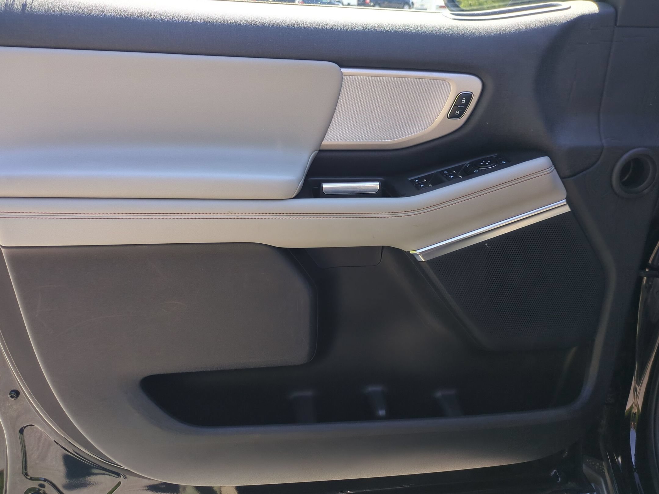Certified 2025 Ford Expedition Active RWD image 11