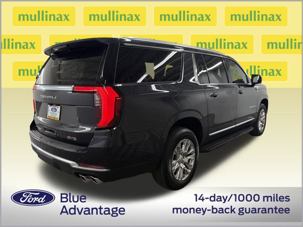 Used 2025 GMC Yukon XL Denali image 3