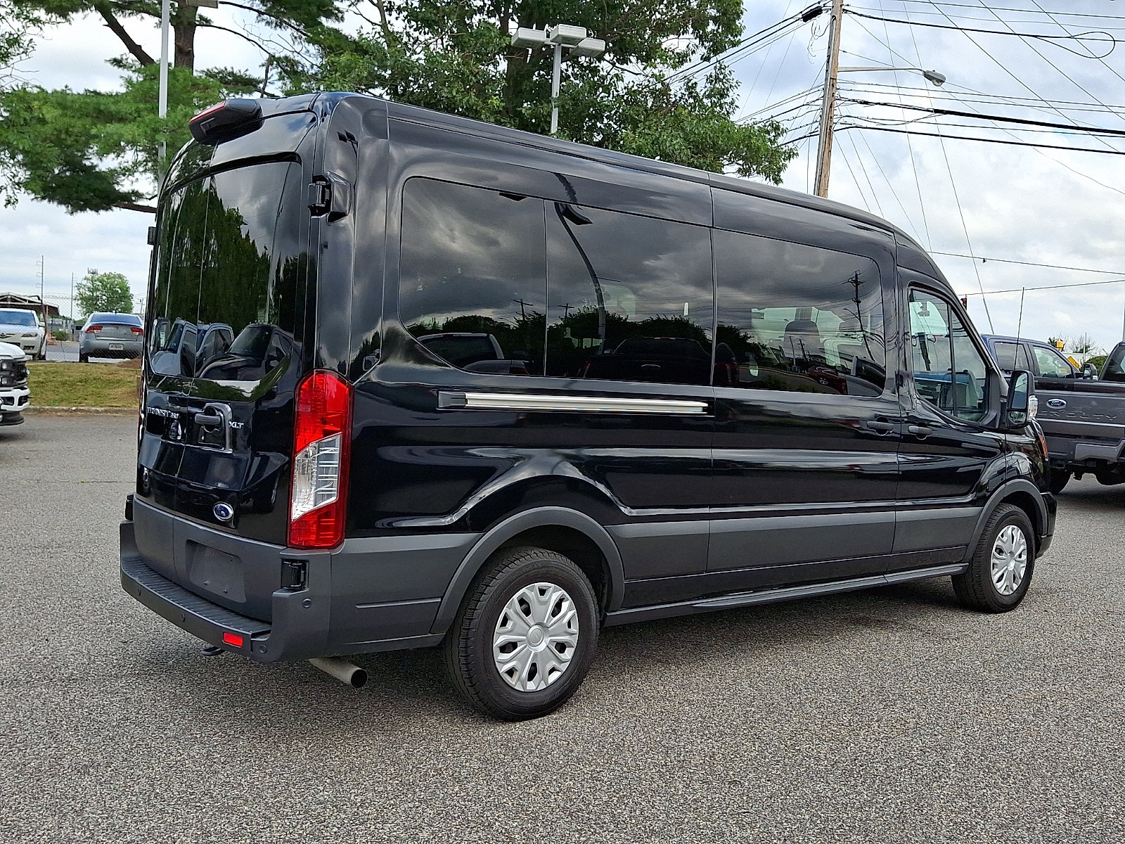 Certified 2025 Ford Transit 350 XLT RWD image 11