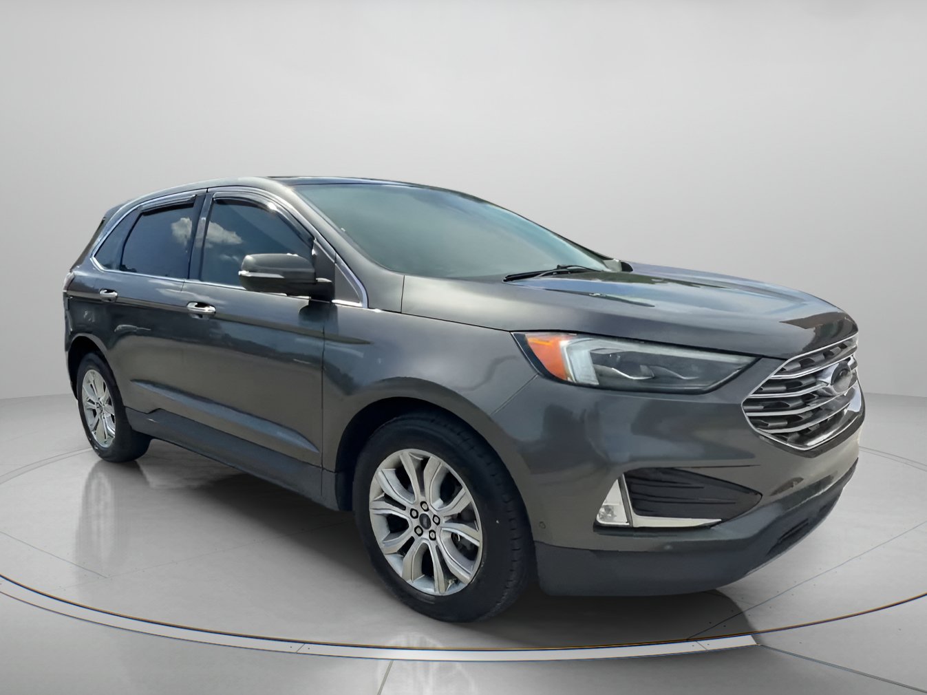 Certified 2019 Ford Edge Titanium w/ Equipment Group 301A FWD image 4
