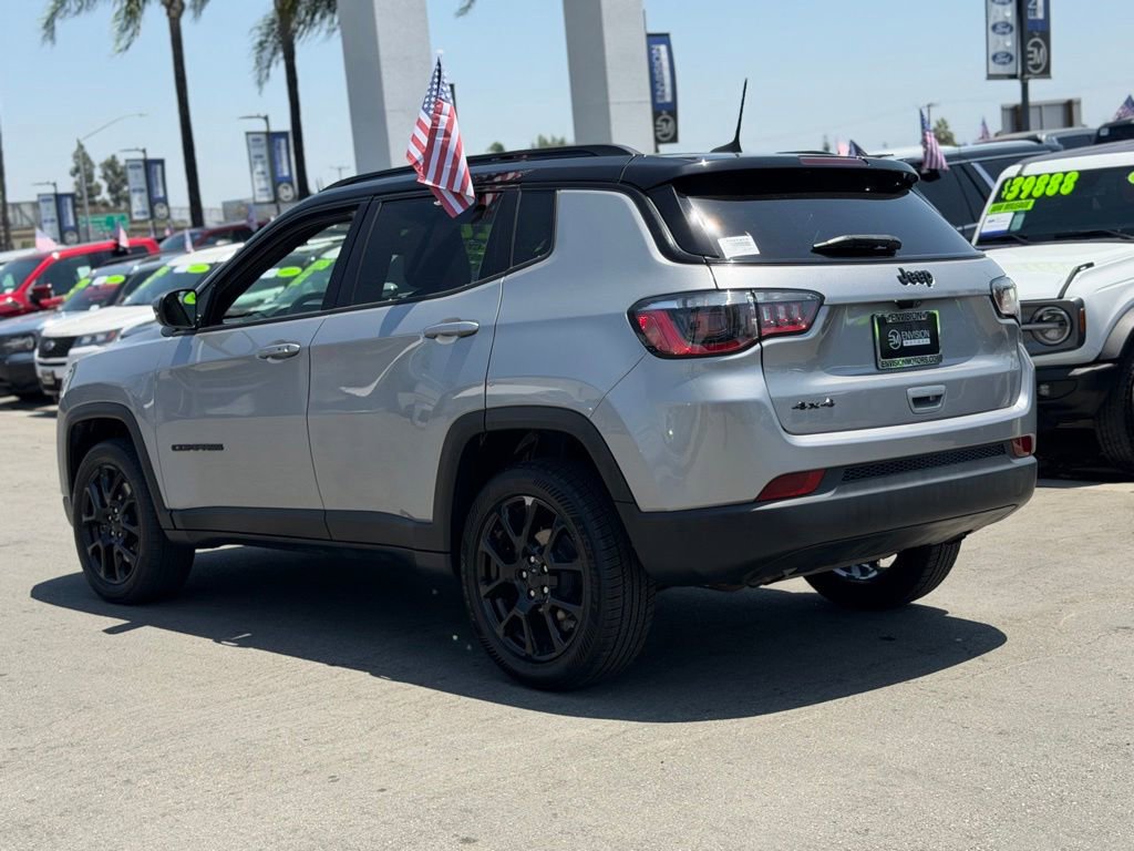 Used 2023 Jeep Compass Latitude AWD/4WD image 9