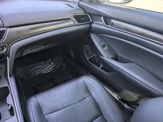 Used 2022 Honda Accord Touring image 16