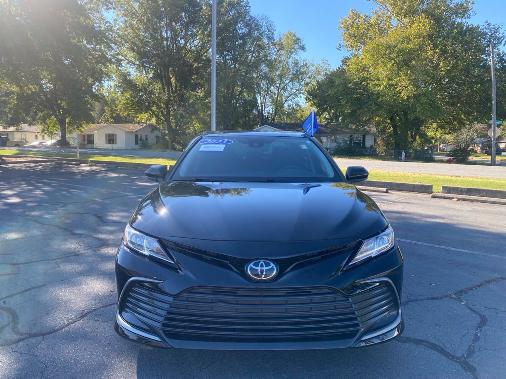 Used 2023 Toyota Camry LE FWD image 2