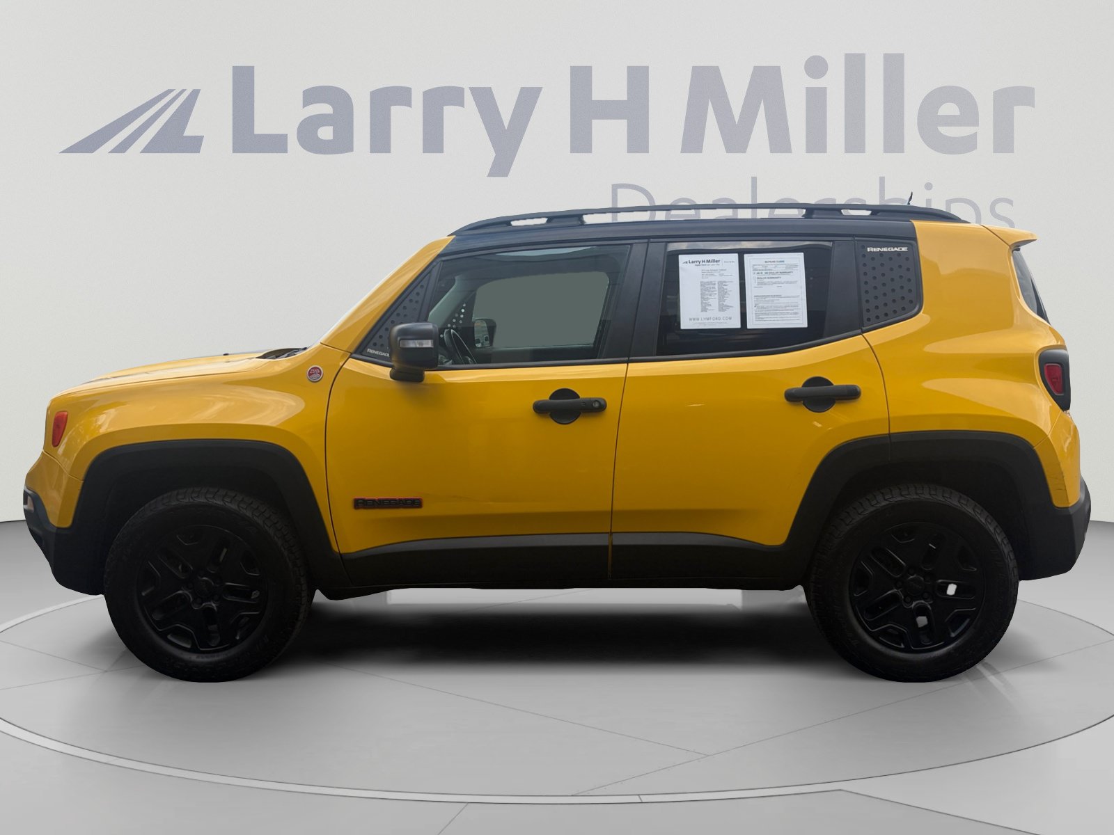 Used 2018 Jeep Renegade Trailhawk w/ Cold Weather Group II AWD/4WD image 2