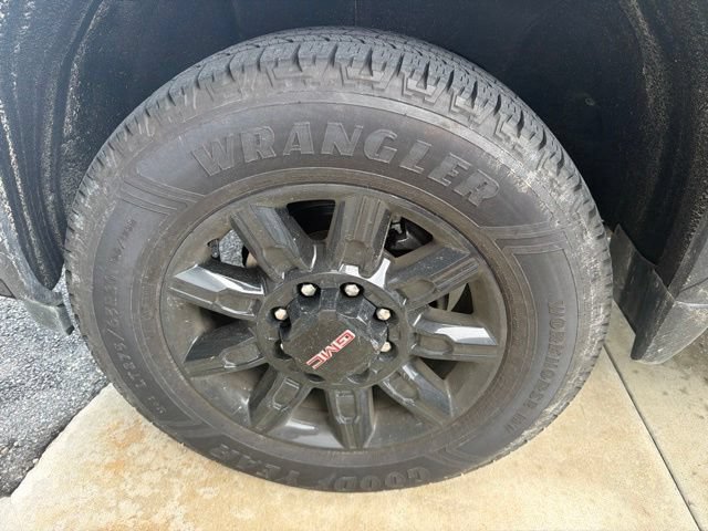 Used 2024 GMC Sierra 2500 AT4 w/ AT4 Premium Plus Package AWD/4WD image 14