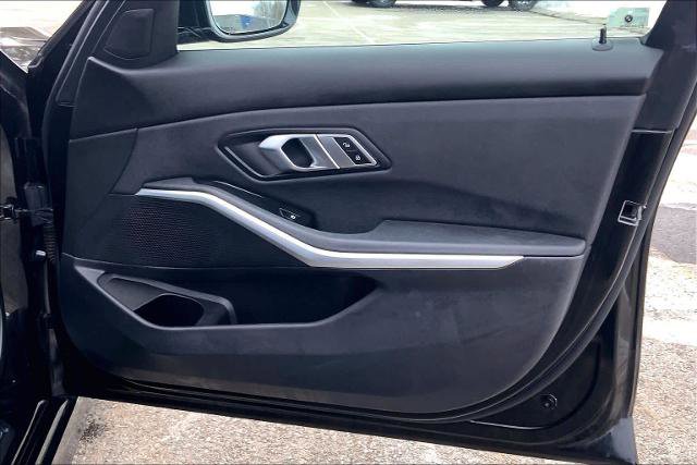 Used 2020 BMW 330i xDrive Sedan w/ Premium Package image 23