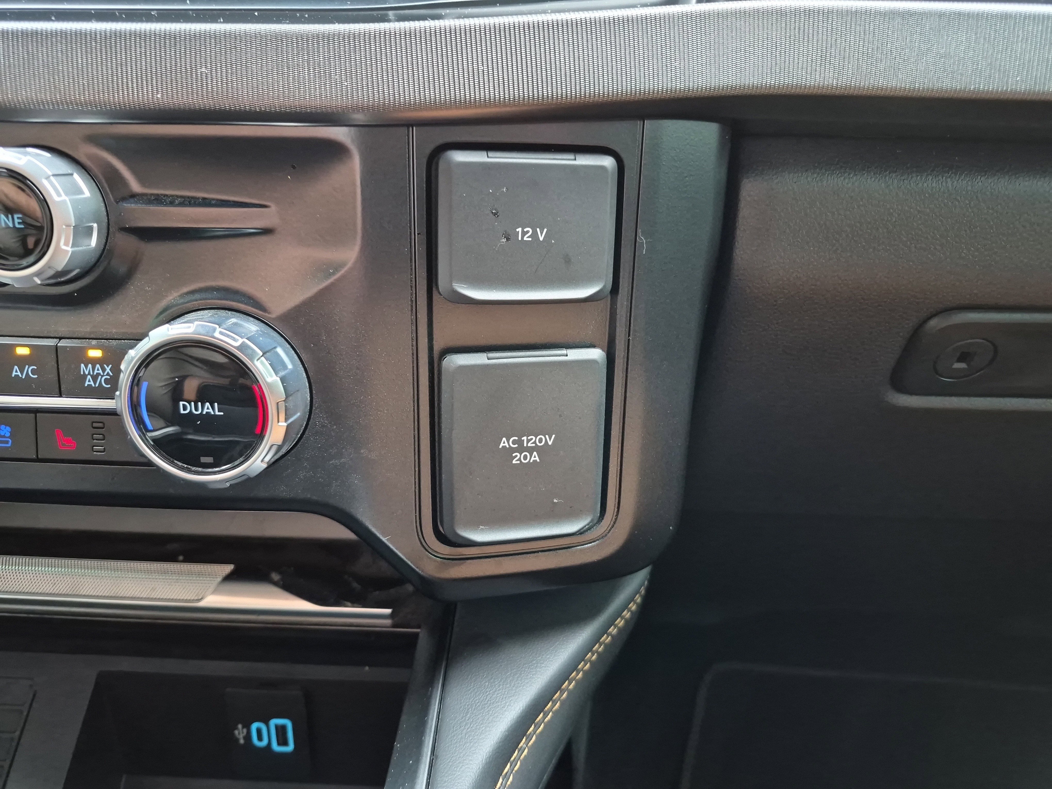 Certified 2024 Ford F250 Platinum w/ Tremor Off-Road Package image 40