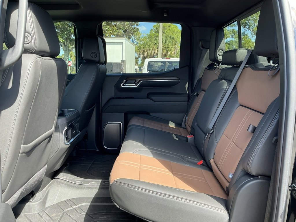 Used 2024 Chevrolet Silverado 1500 High Country image 35