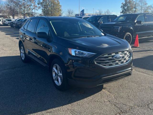 Certified 2022 Ford Edge SE w/ Cargo Accessory Package image 3