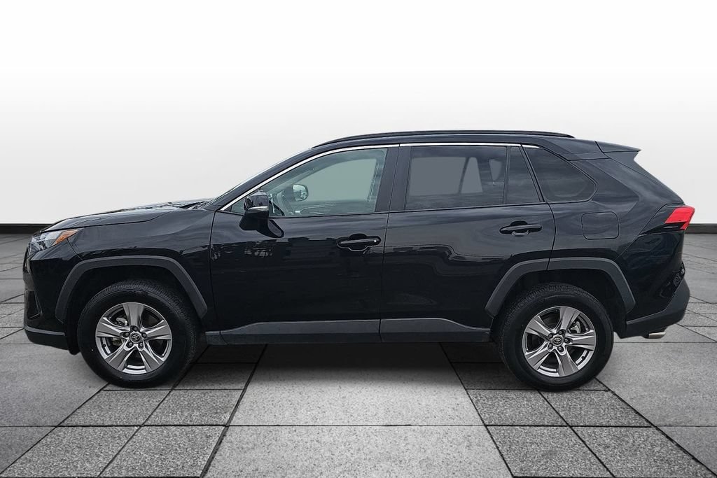 Used 2025 Toyota RAV4 XLE FWD image 8