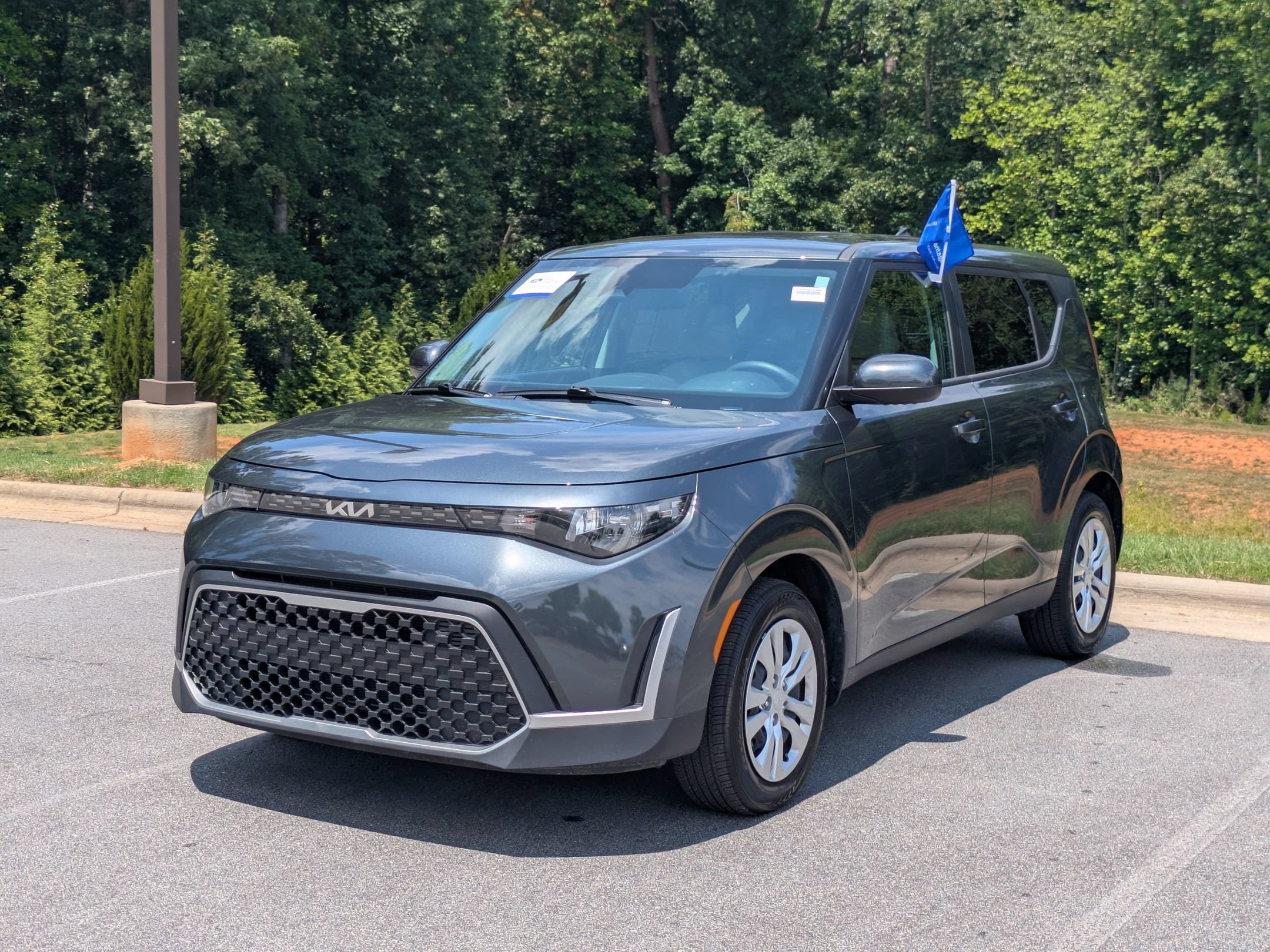 Used 2025 Kia Soul LX FWD image 6