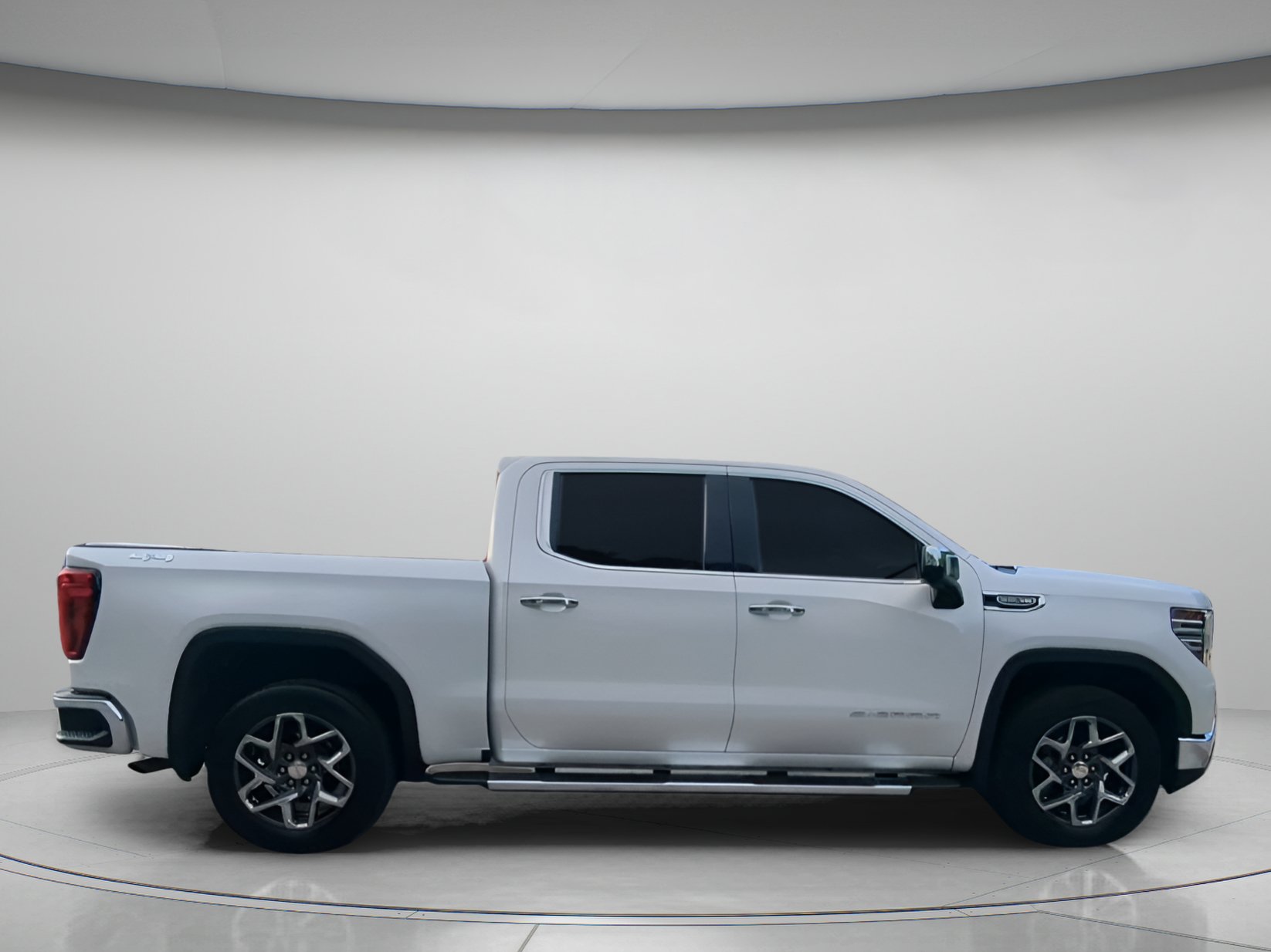 Used 2022 GMC Sierra 1500 SLT w/ SLT Premium Package AWD/4WD image 32