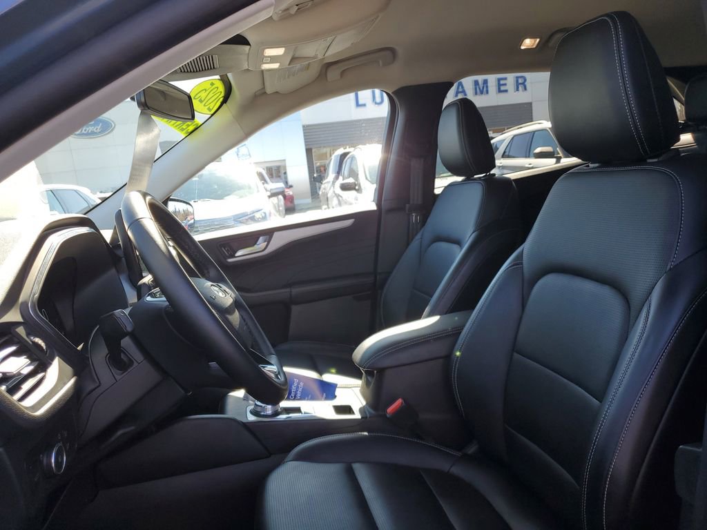 Certified 2025 Ford Escape Platinum AWD/4WD image 8