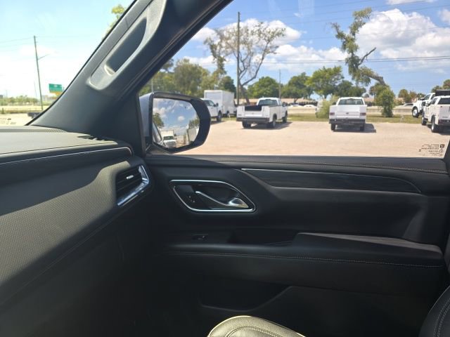 Used 2021 GMC Yukon SLT w/ SLT Premium Package image 18