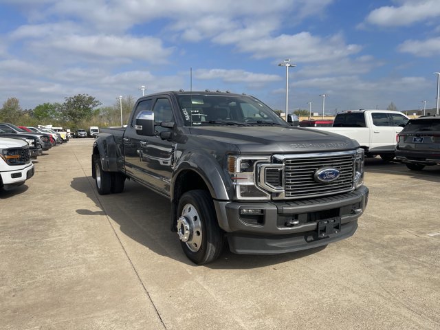 Certified 2022 Ford F450 Platinum w/ FX4 Off-Road Package image 5