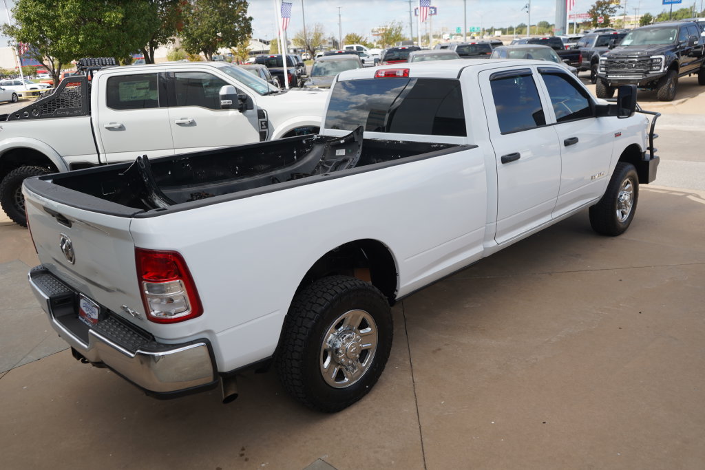 Used 2022 RAM 3500 Tradesman w/ Chrome Appearance Group AWD/4WD image 16