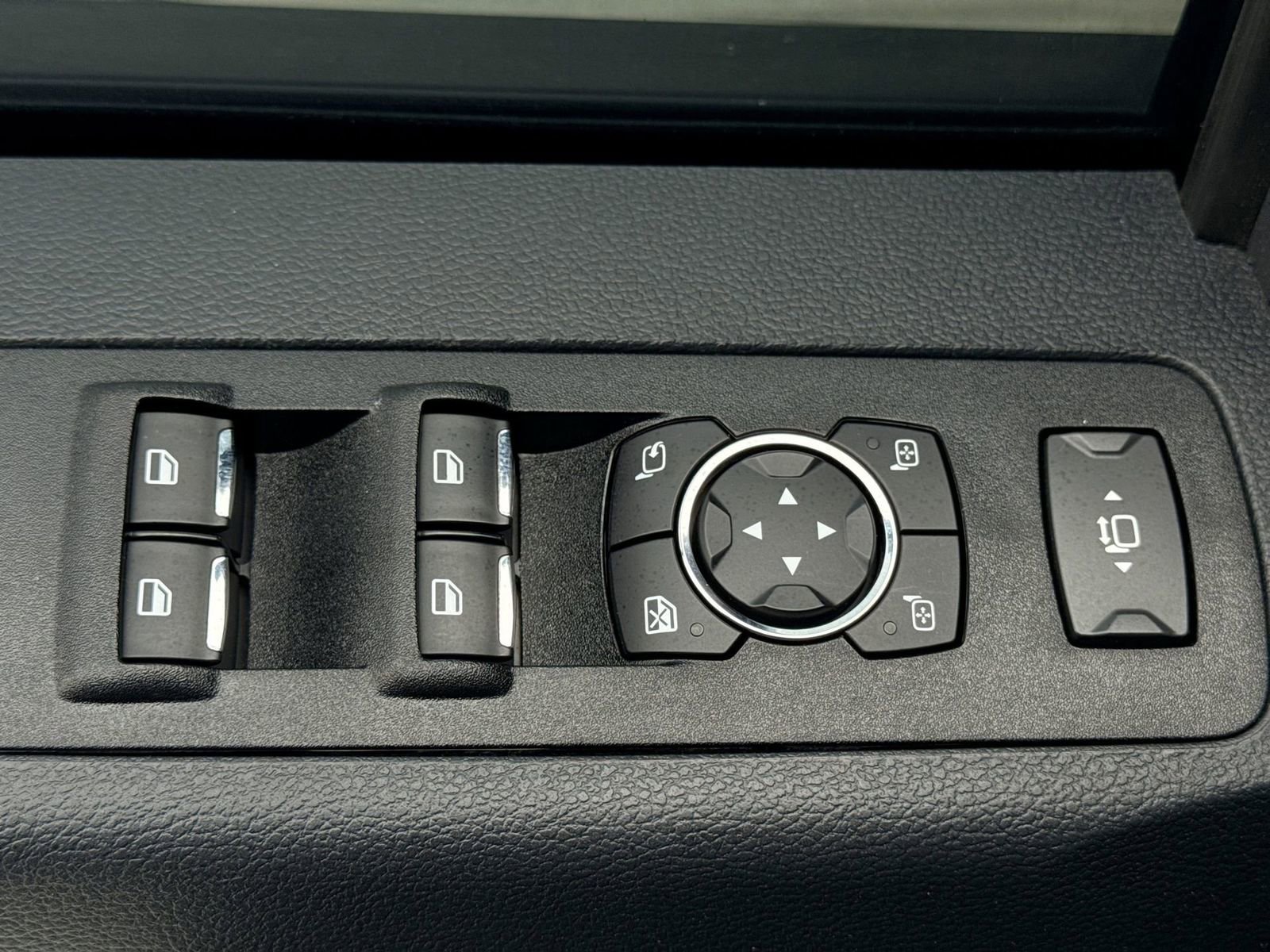 Certified 2022 Ford F250 Lariat w/ Tremor Off-Road Package image 39