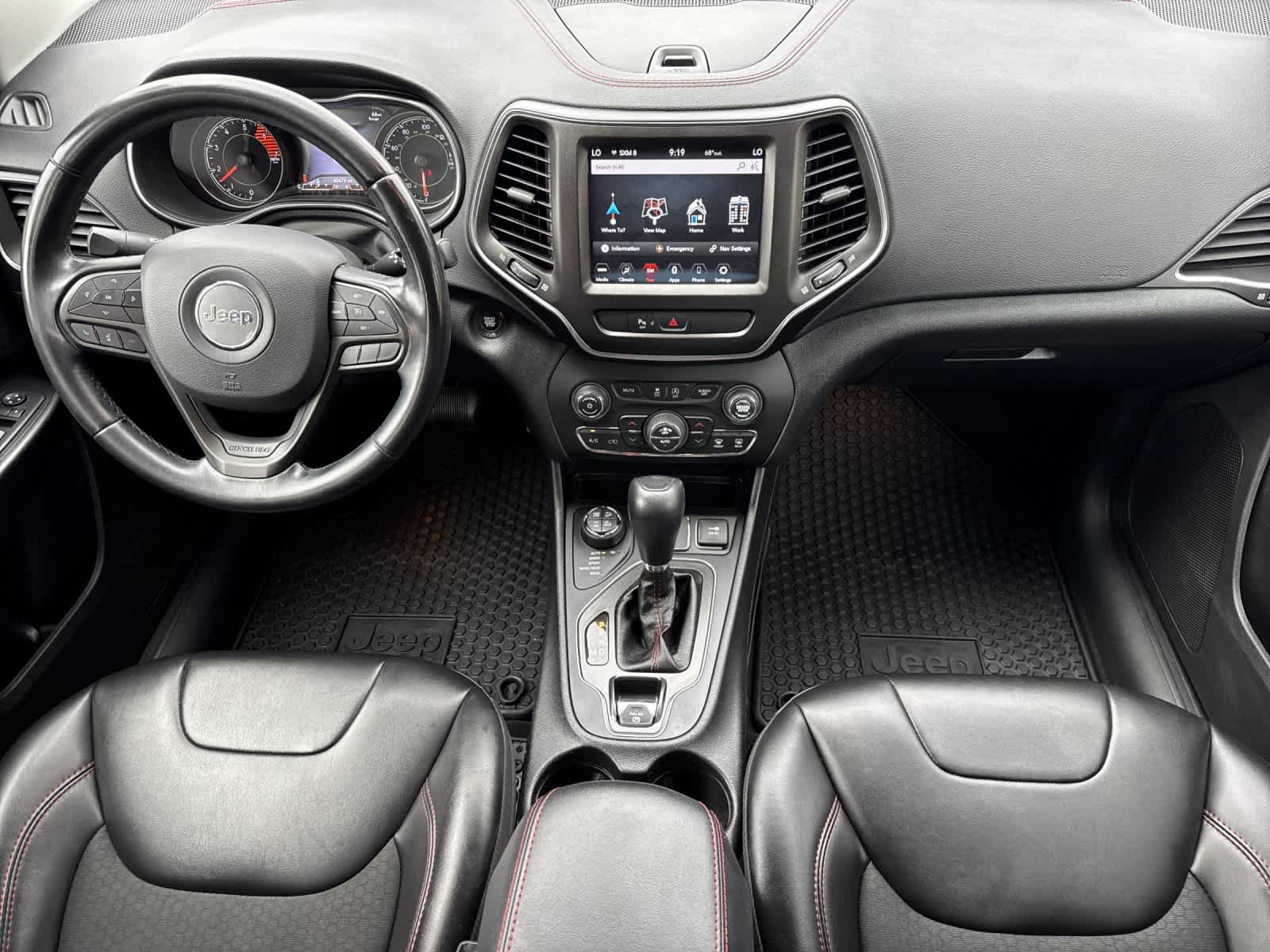 Used 2020 Jeep Cherokee Trailhawk w/ Comfort/Convenience Group AWD/4WD image 3