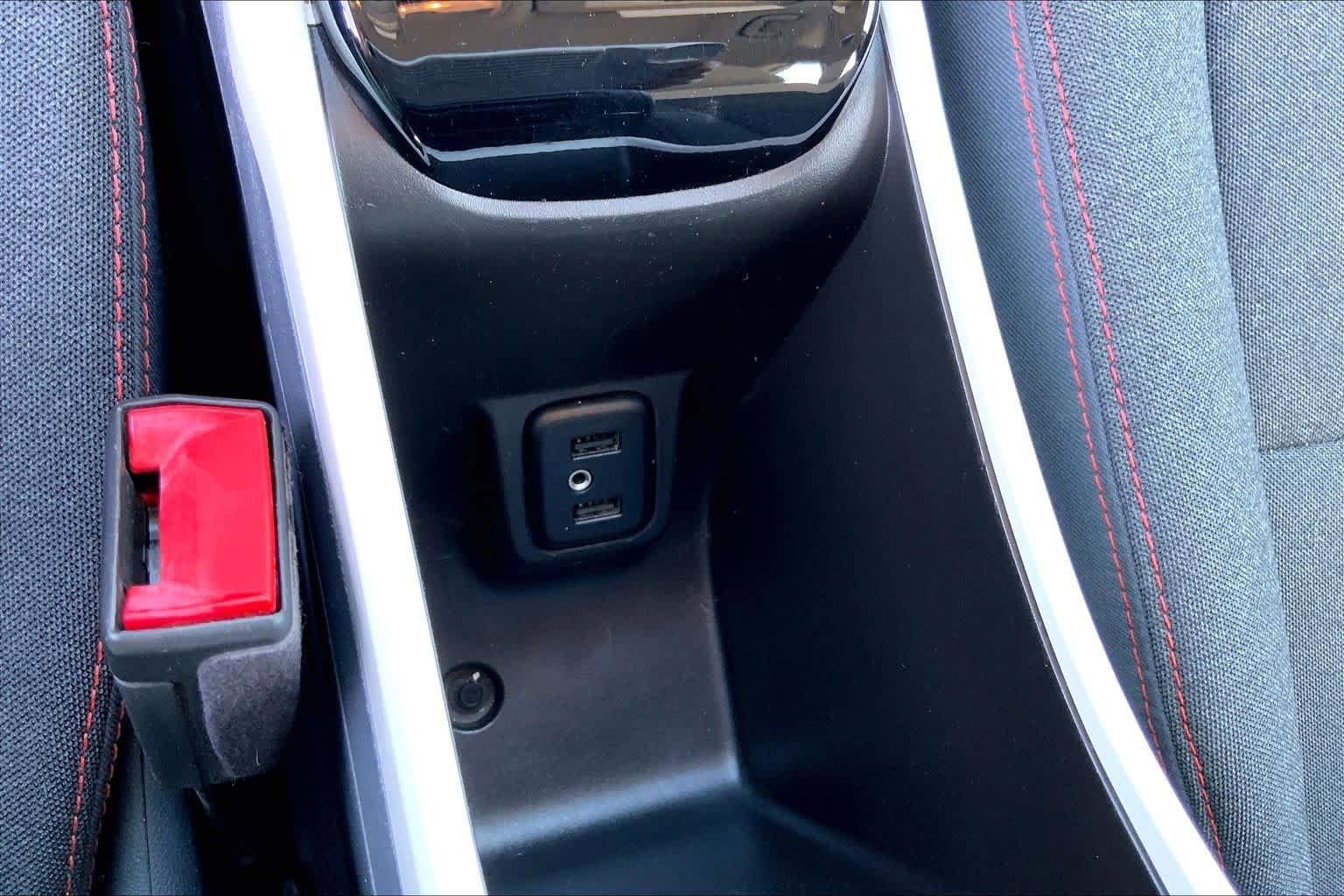 Used 2017 Chevrolet Bolt LT FWD image 32