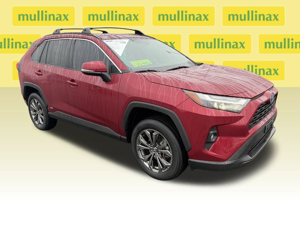 Used 2022 Toyota RAV4 XLE Premium image 1